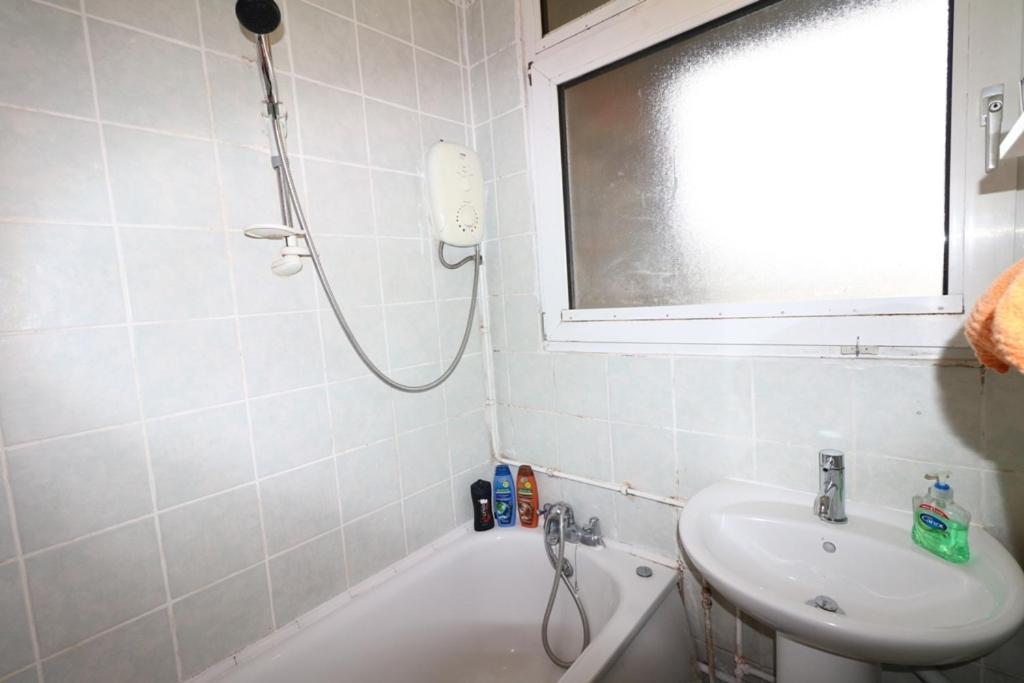 Cosy 3 Bed Apt, Old Truman Brewery! Brick Lane, London, E1 Екстер'єр фото