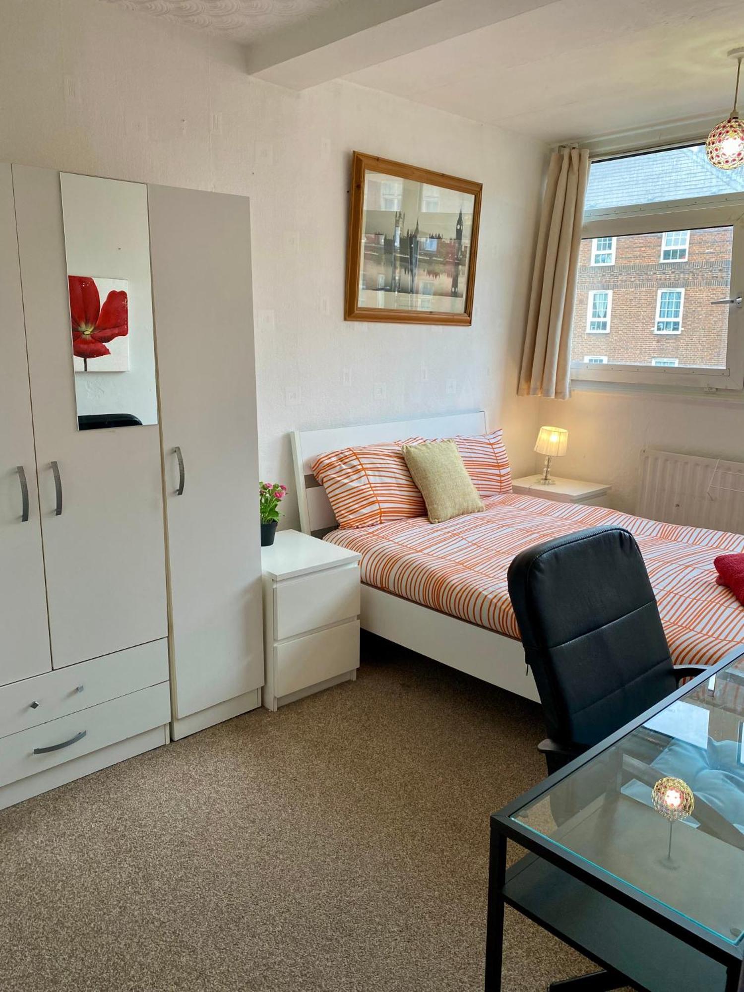 Cosy 3 Bed Apt, Old Truman Brewery! Brick Lane, London, E1 Екстер'єр фото