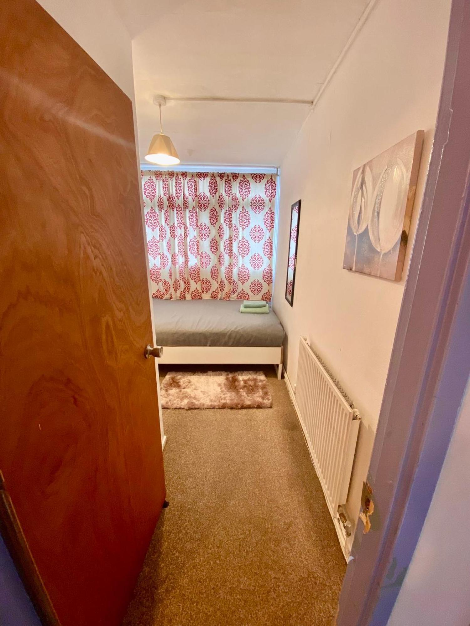 Cosy 3 Bed Apt, Old Truman Brewery! Brick Lane, London, E1 Екстер'єр фото