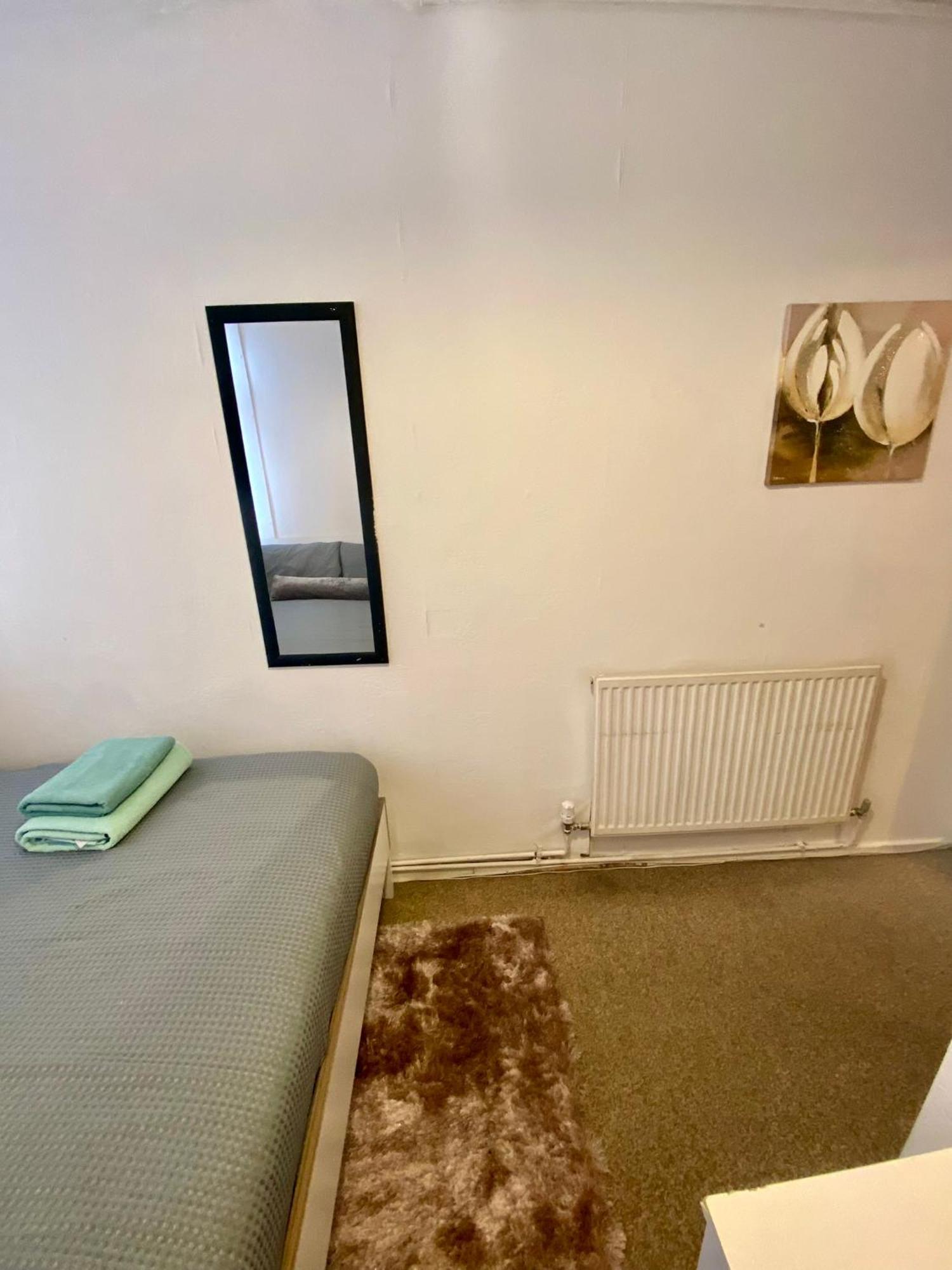 Cosy 3 Bed Apt, Old Truman Brewery! Brick Lane, London, E1 Екстер'єр фото